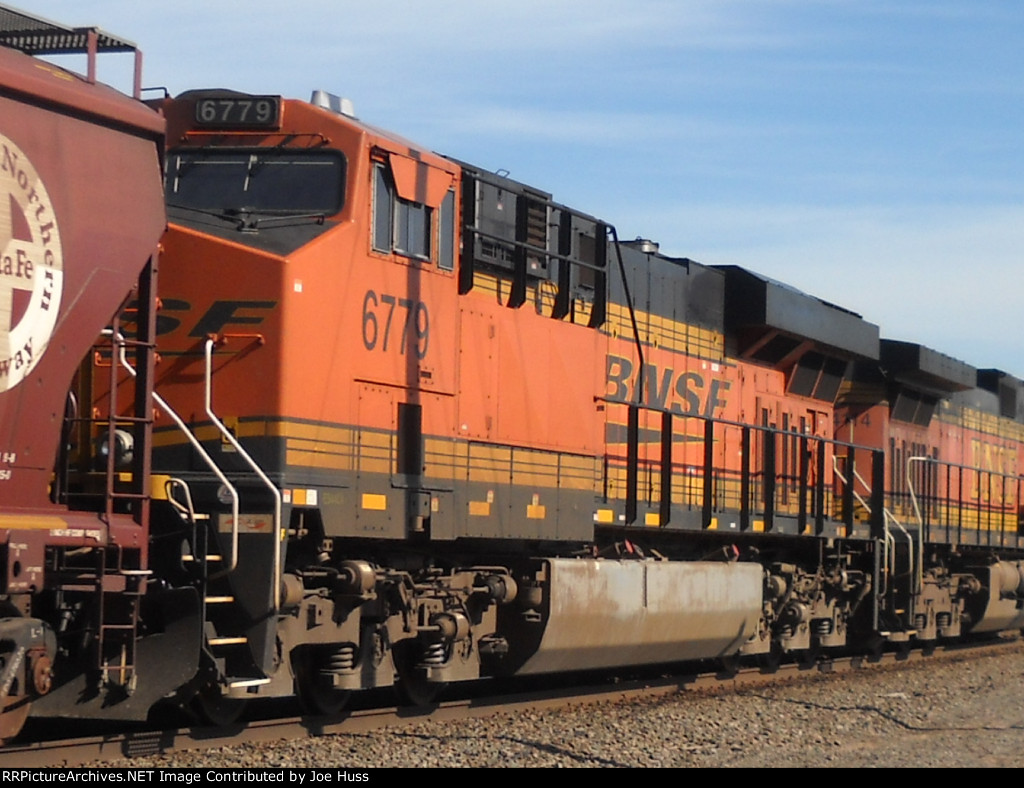 BNSF 6779